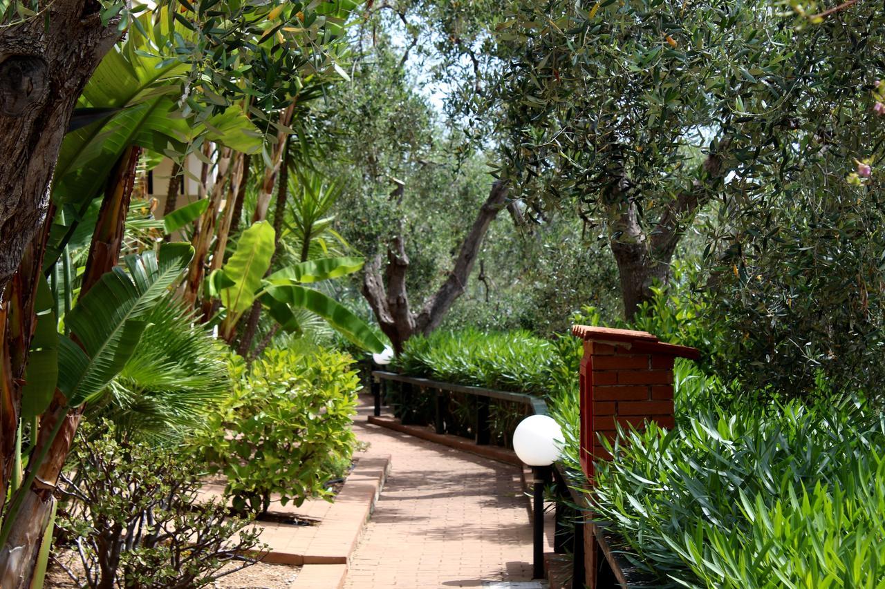ויאסטה Villaggio Turistico Defensola מראה חיצוני תמונה