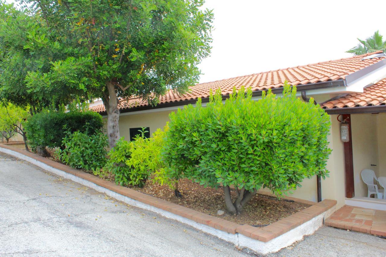 ויאסטה Villaggio Turistico Defensola מראה חיצוני תמונה
